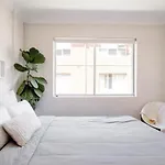 Lovely Bedroom In Eastern Suburbs